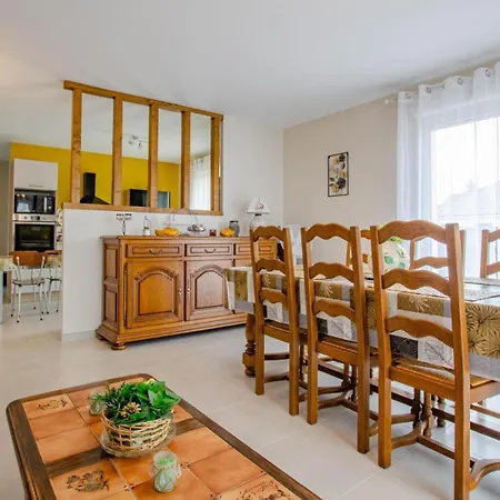 La Maizieroise Holiday home Savieres
