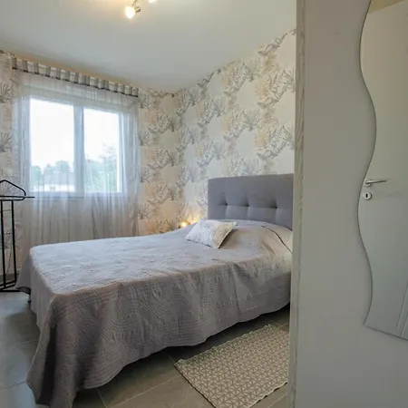 La Maizieroise Holiday home Savieres